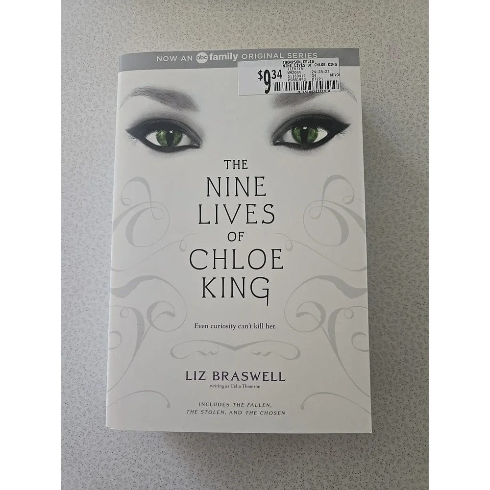The Nine Lives of Chloe King : The Fallen; The‎ Stolen; The Chosen - Paperback